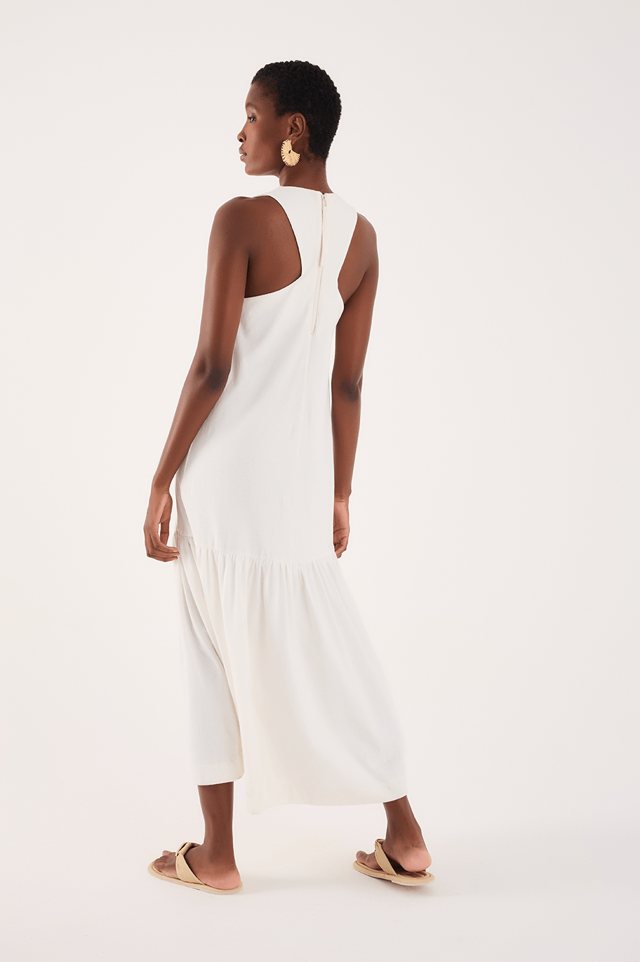 Dress With Embroidered Appliques_5