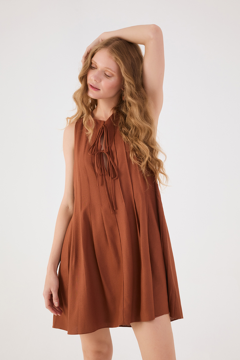 Brown Mate Pleats Front Ties Sleeveless Linen Mini Dress