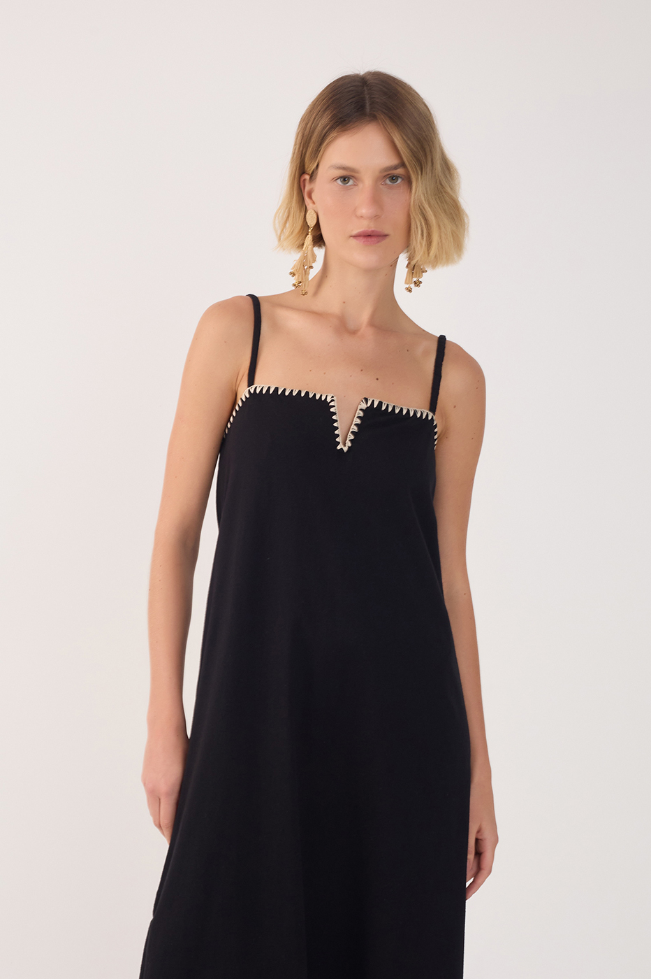 Embroidered Neckline Dress_4