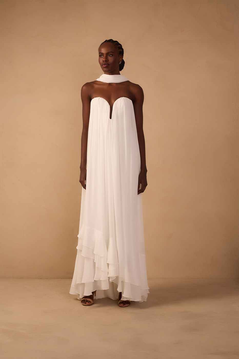 Off-White Chiffon Strapless Gown with Waist Tie – Thati Amorim Collection