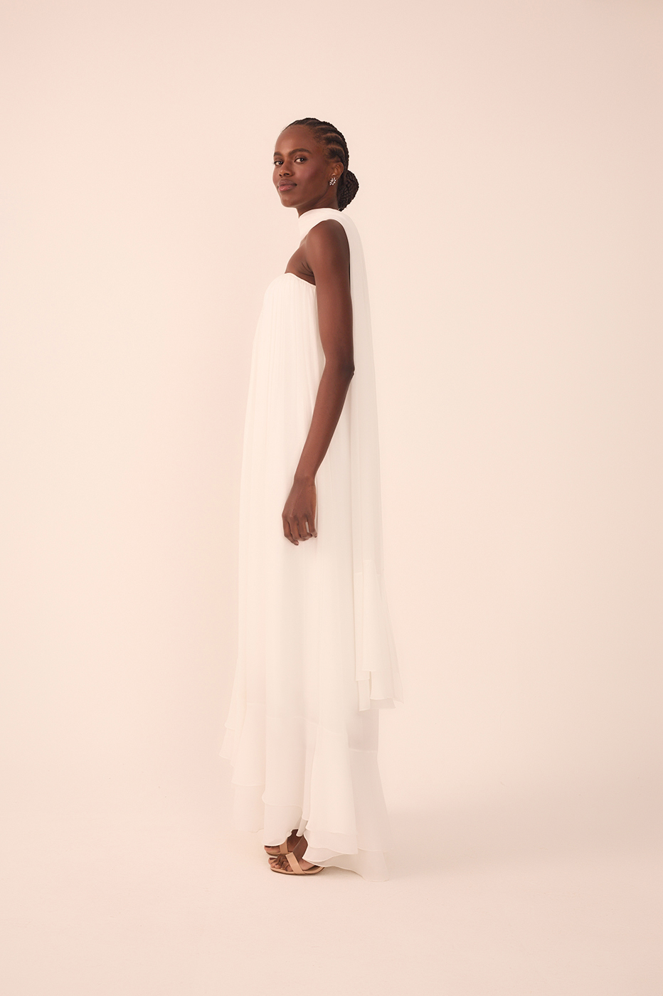 Off-White Chiffon Strapless Gown with Waist Tie – Thati Amorim Collection