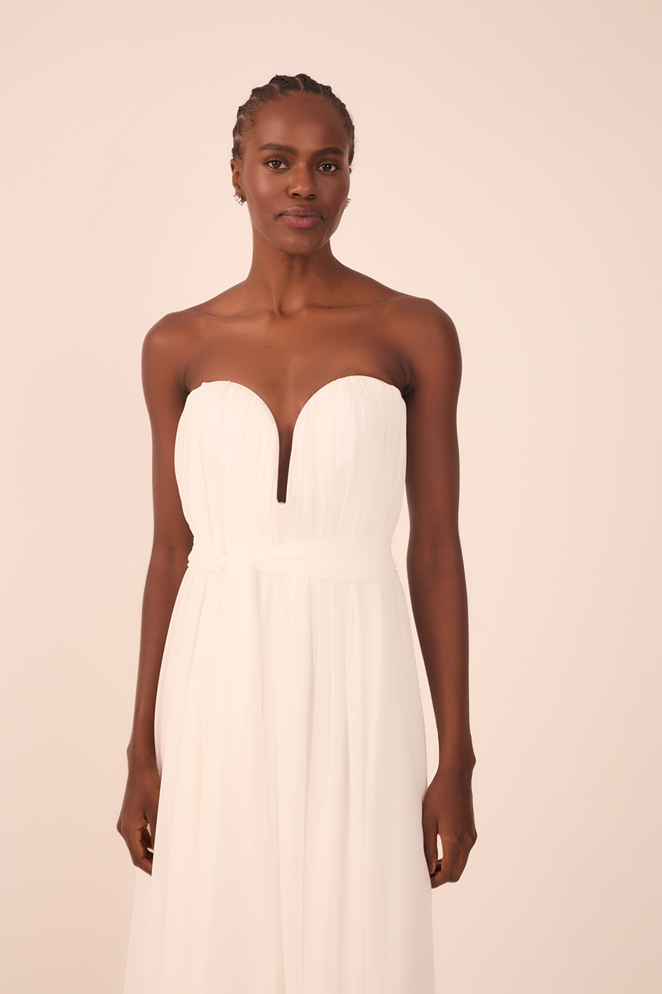 Off-White Chiffon Strapless Gown with Waist Tie – Thati Amorim Collection