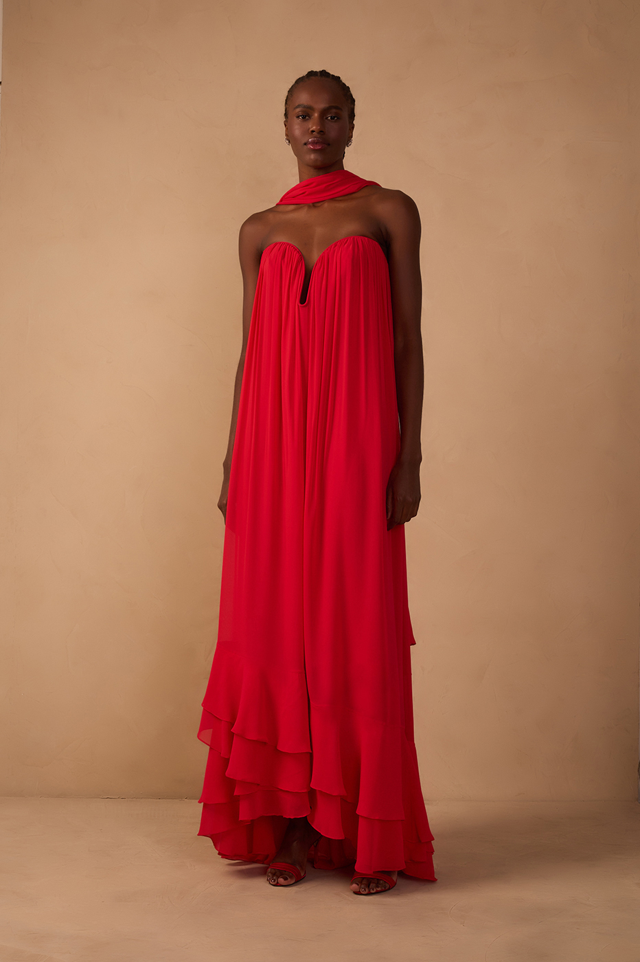 Sunset Red Chiffon Strapless Gown with Waist Tie – Thati Amorim Collection