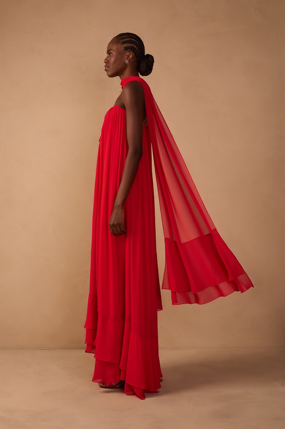 Sunset Red Chiffon Strapless Gown with Waist Tie – Thati Amorim Collection