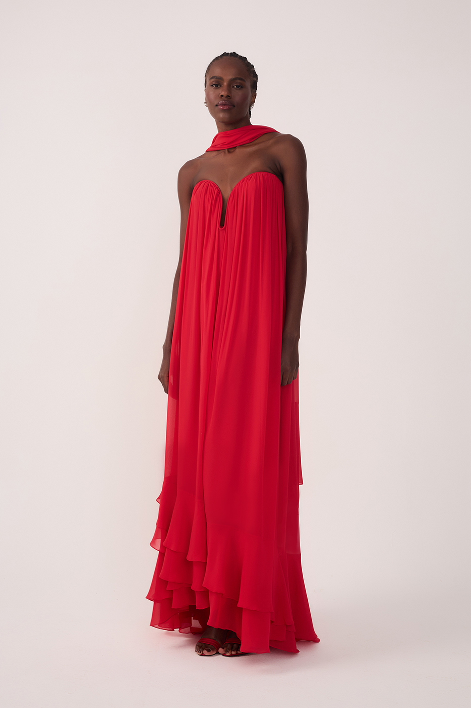 Sunset Red Chiffon Strapless Gown with Waist Tie – Thati Amorim Collection