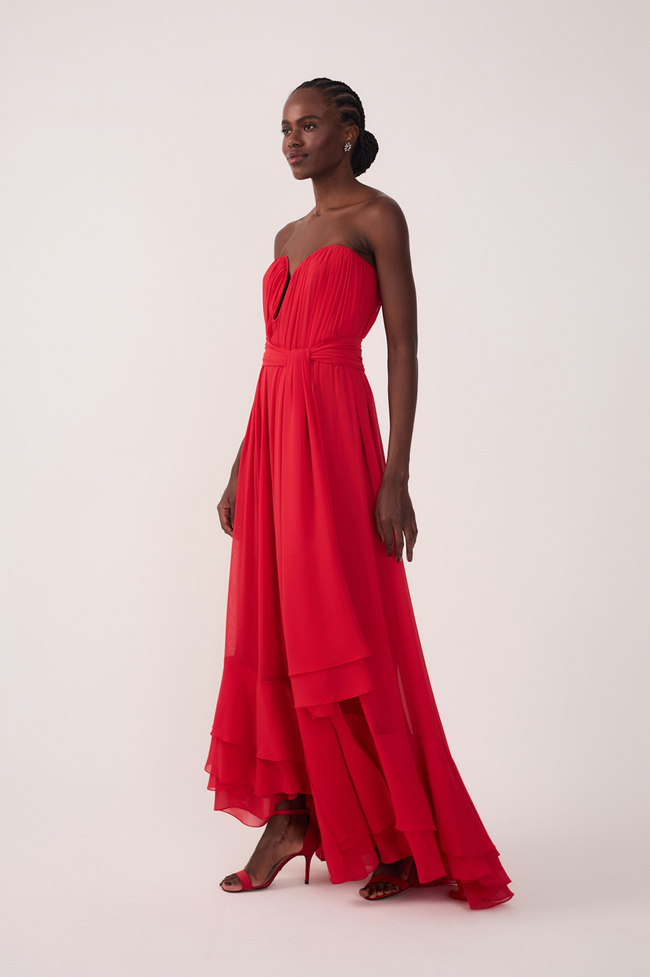 Sunset Red Chiffon Strapless Gown with Waist Tie – Thati Amorim Collection
