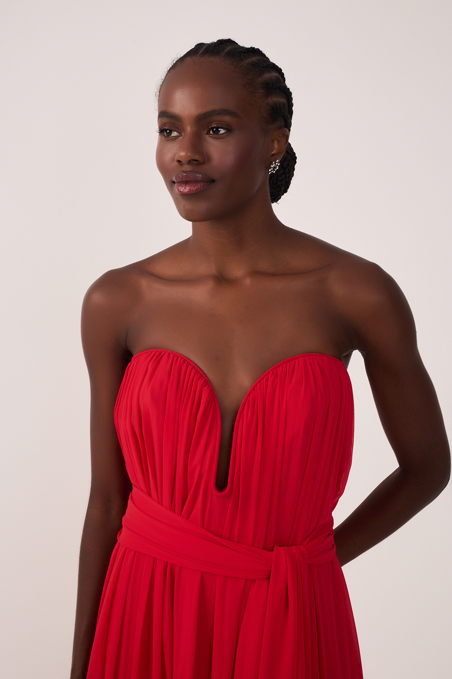 Sunset Red Chiffon Strapless Gown with Waist Tie – Thati Amorim Collection