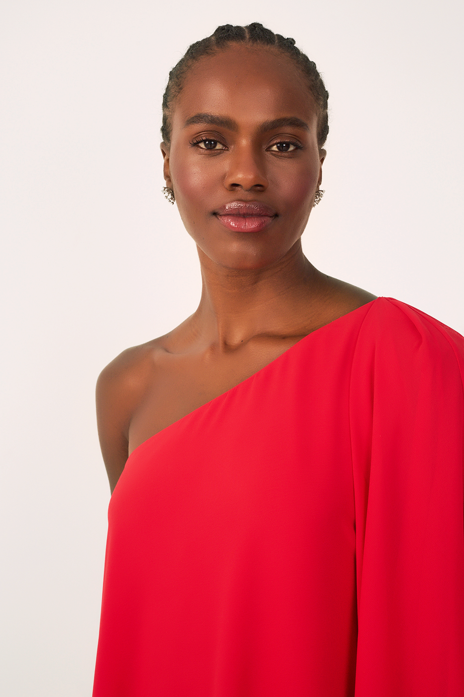 Sunset Red Asymmetric One-Shoulder Chiffon Gown with Waist Tie – Thati Amorim Collection_6