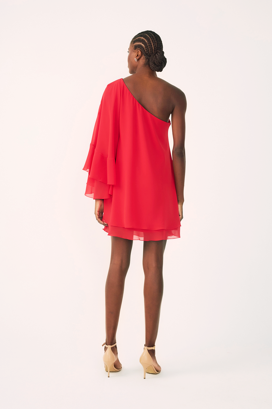 Sunset Red Asymmetric One-Shoulder Chiffon Gown with Waist Tie – Thati Amorim Collection