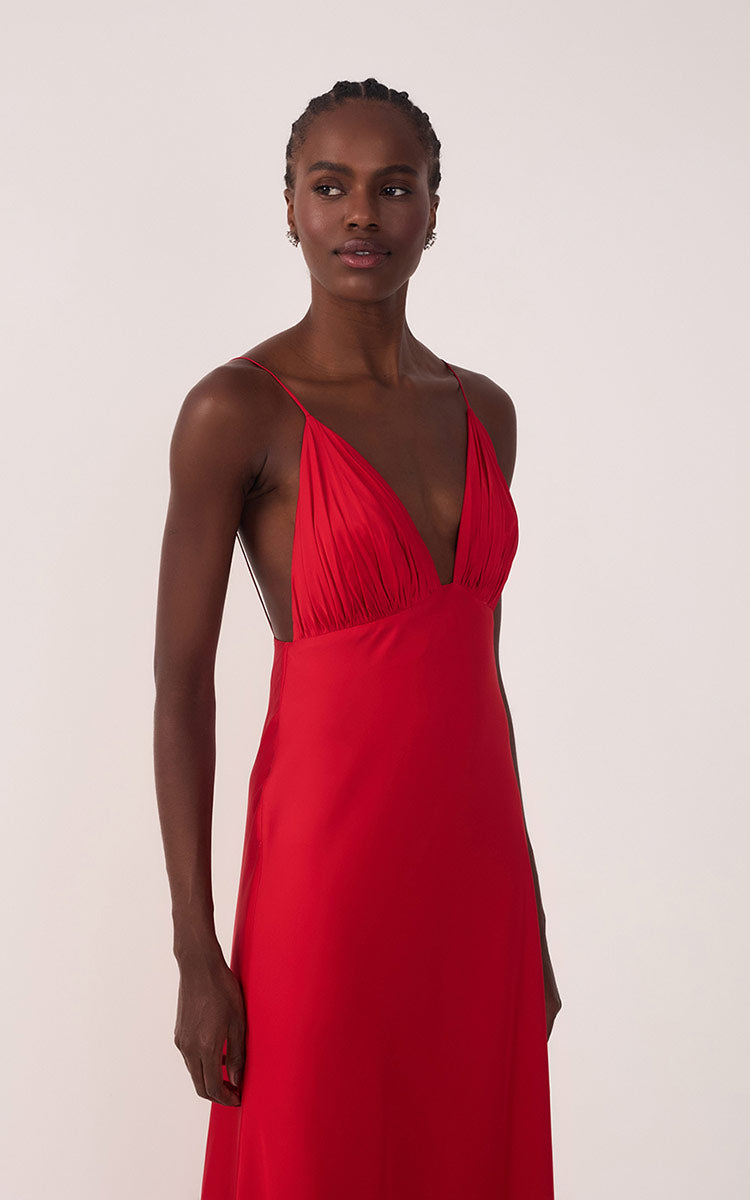 Sunset Red Draped Satin V-Neck Gown with Spaghetti Straps – Thati Amorim Collection