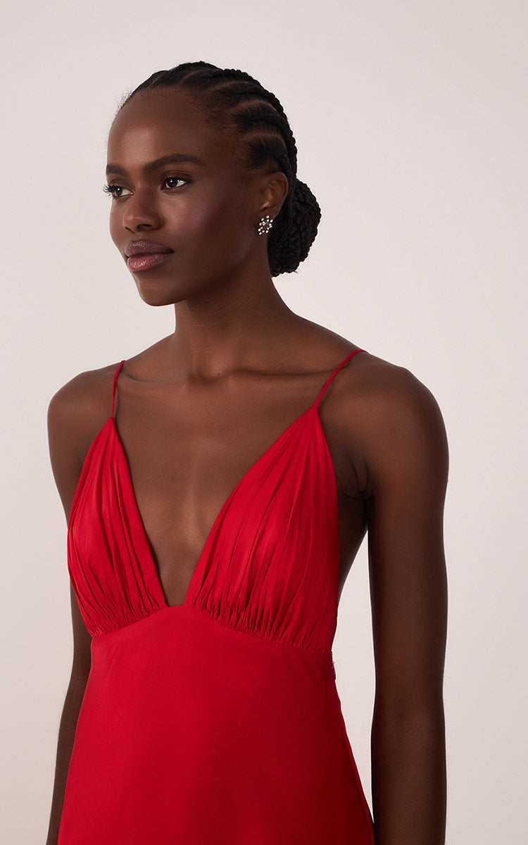 Sunset Red Draped Satin V-Neck Gown with Spaghetti Straps – Thati Amorim Collection