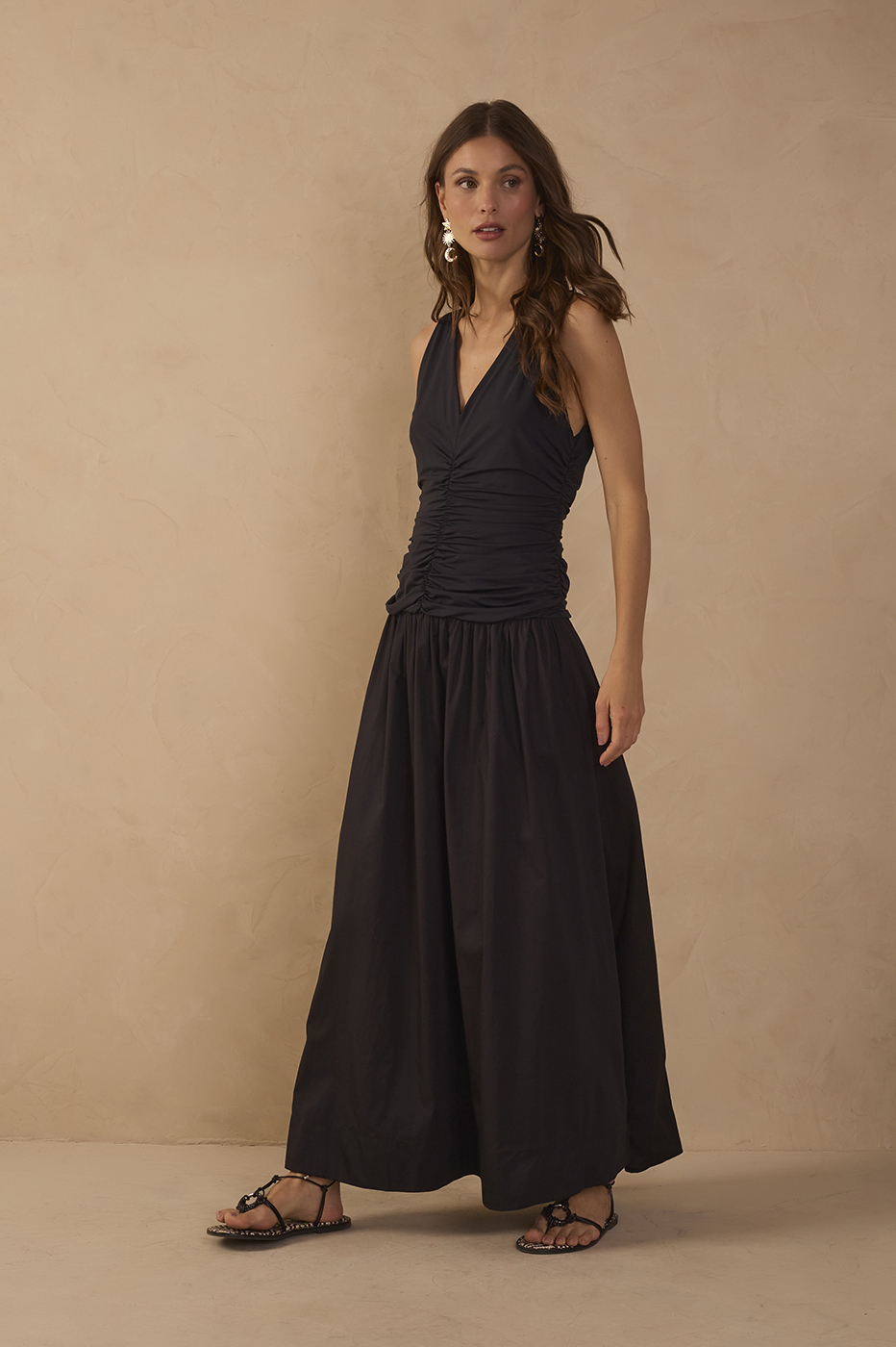 Black V Neck Ruched Waist Sleeveless Fluity Maxi Dress_1