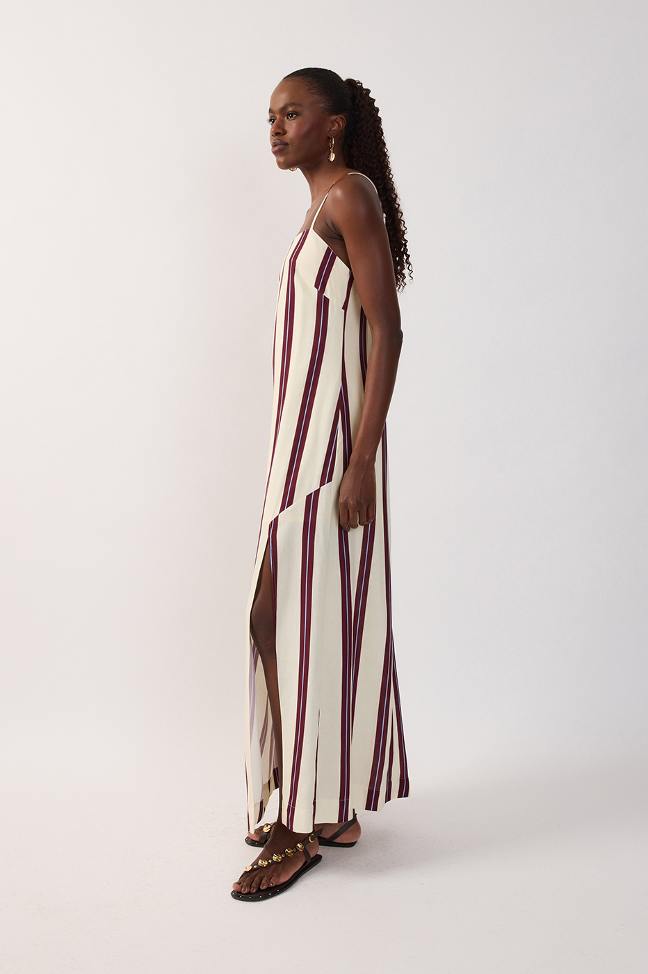 Off-white Linear Square Neck Side Slit Adjustable Straps Maxi Dress_3