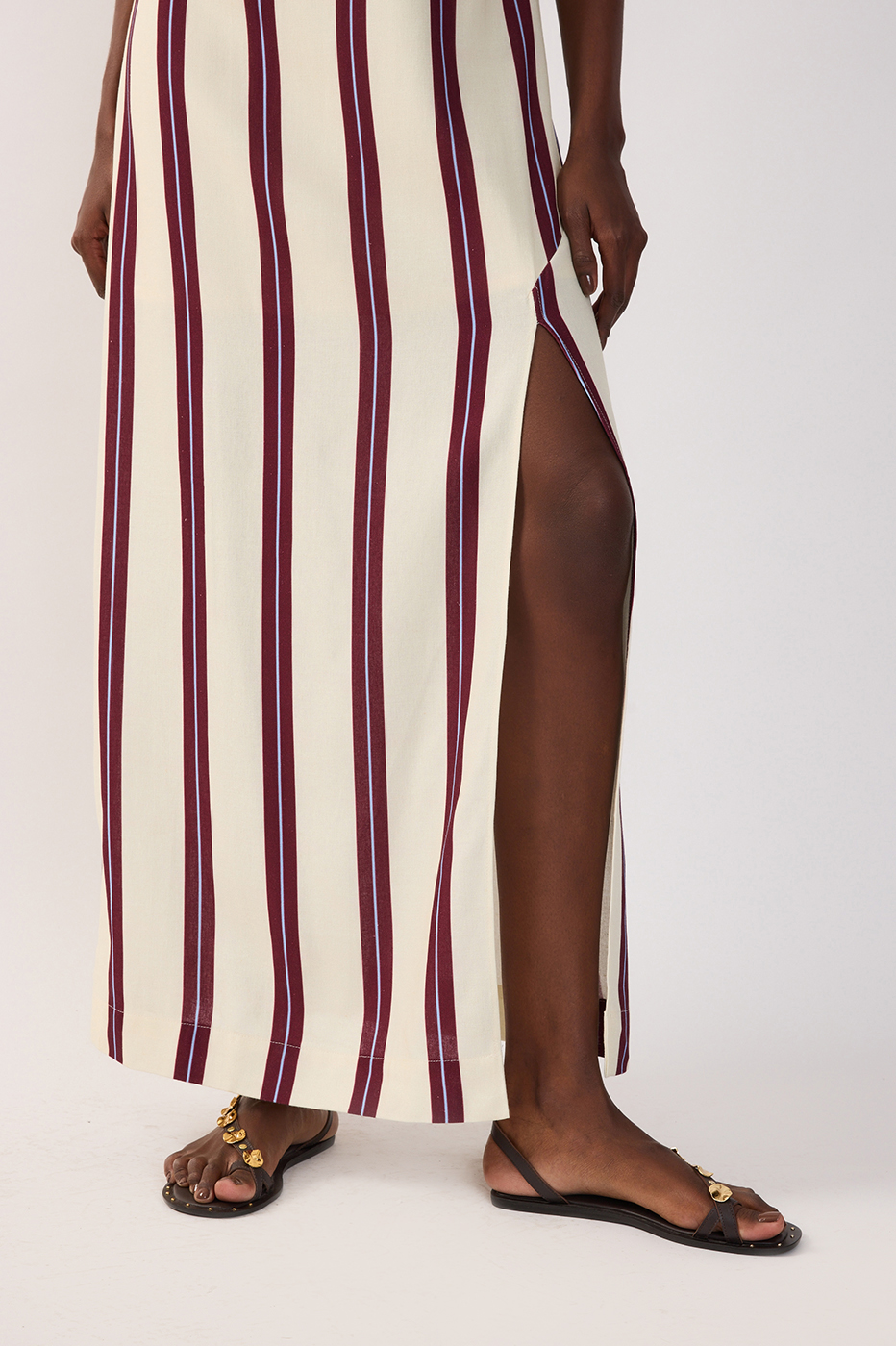 Off-white Linear Square Neck Side Slit Adjustable Straps Maxi Dress_6