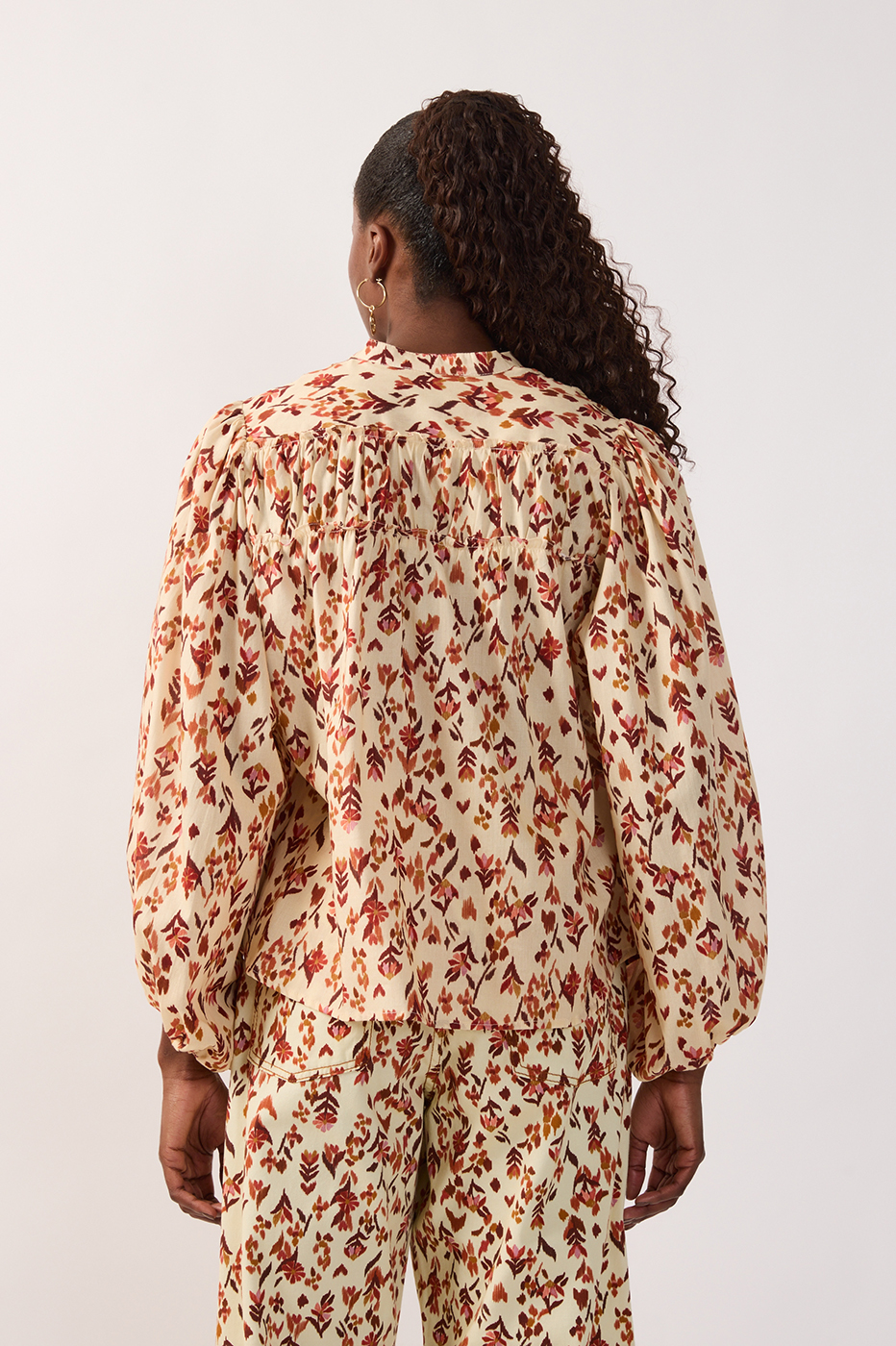 Off-White Buttoned Pleated Blouse_6