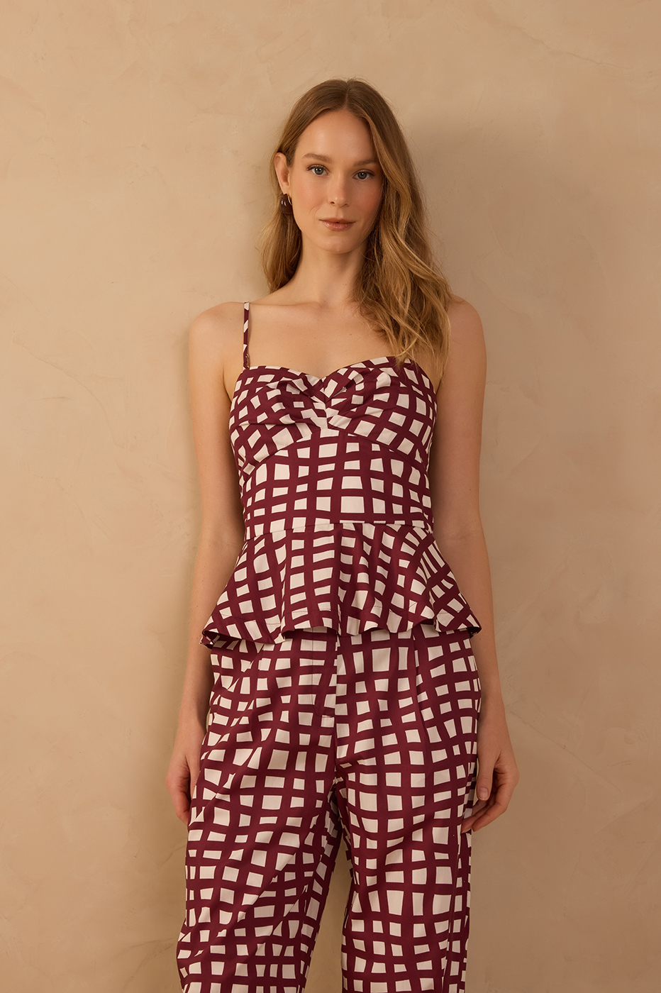Wine Removable Straps Peplum Blouse_1