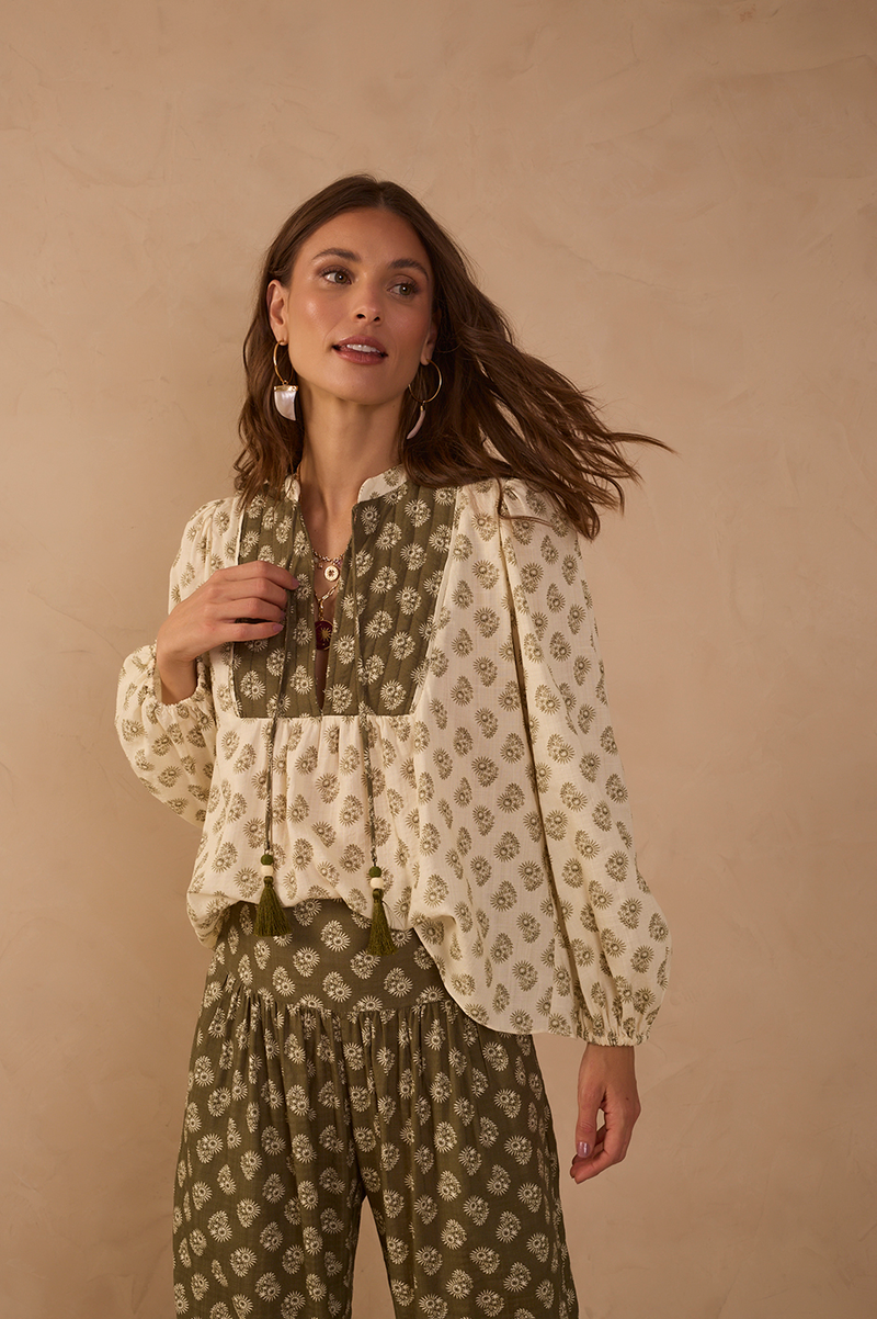 Off-White Front Ties Wide Sleeve Blouse_1