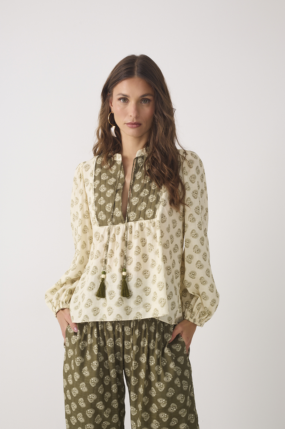 Off-White Front Ties Wide Sleeve Blouse_3