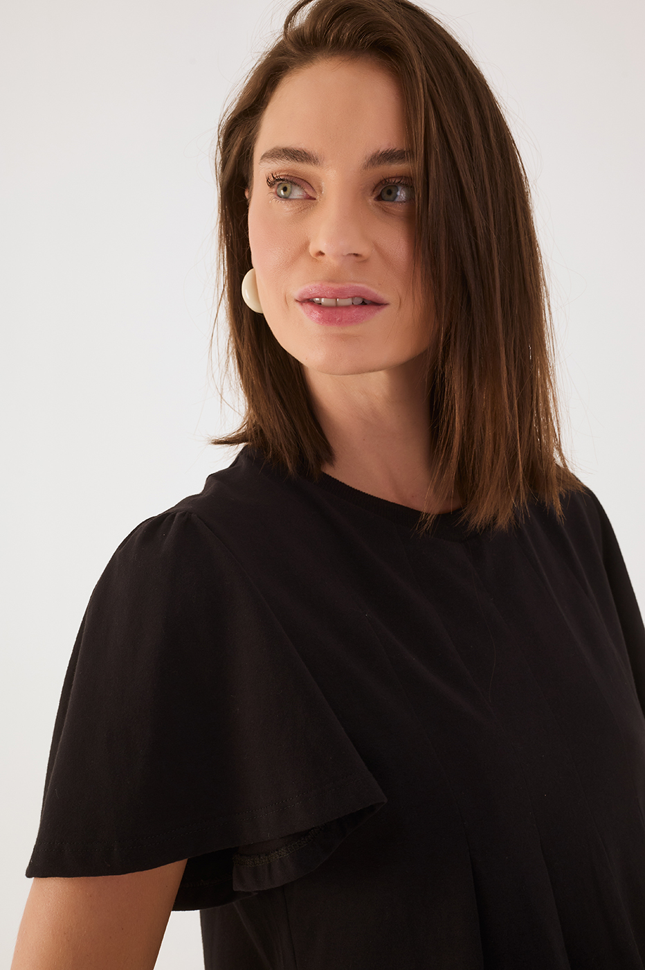 Black Pleats Crew Neck Short Sleeve Blouse