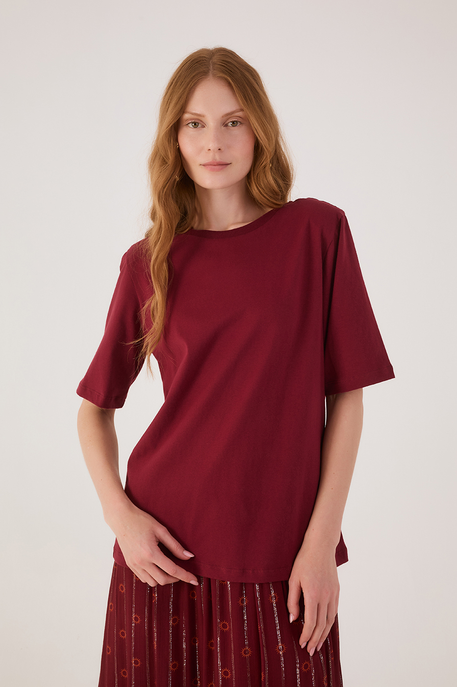 Wine Bossa Crew Neck Short Sleeve Padded Shoulders T-Shirt