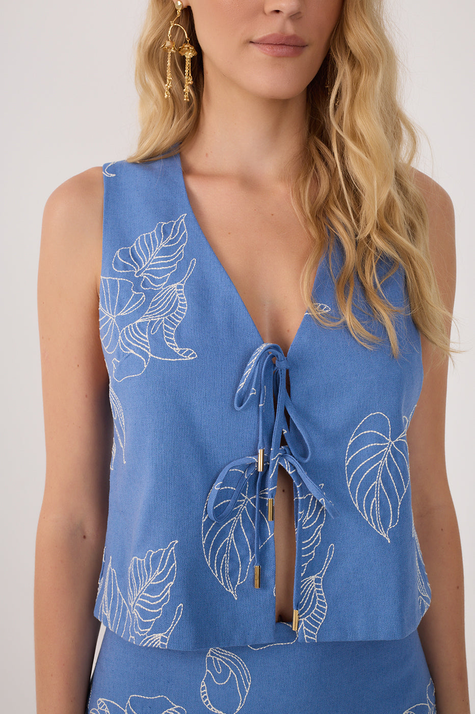 Linen Embroidered Calla Lily Top_4