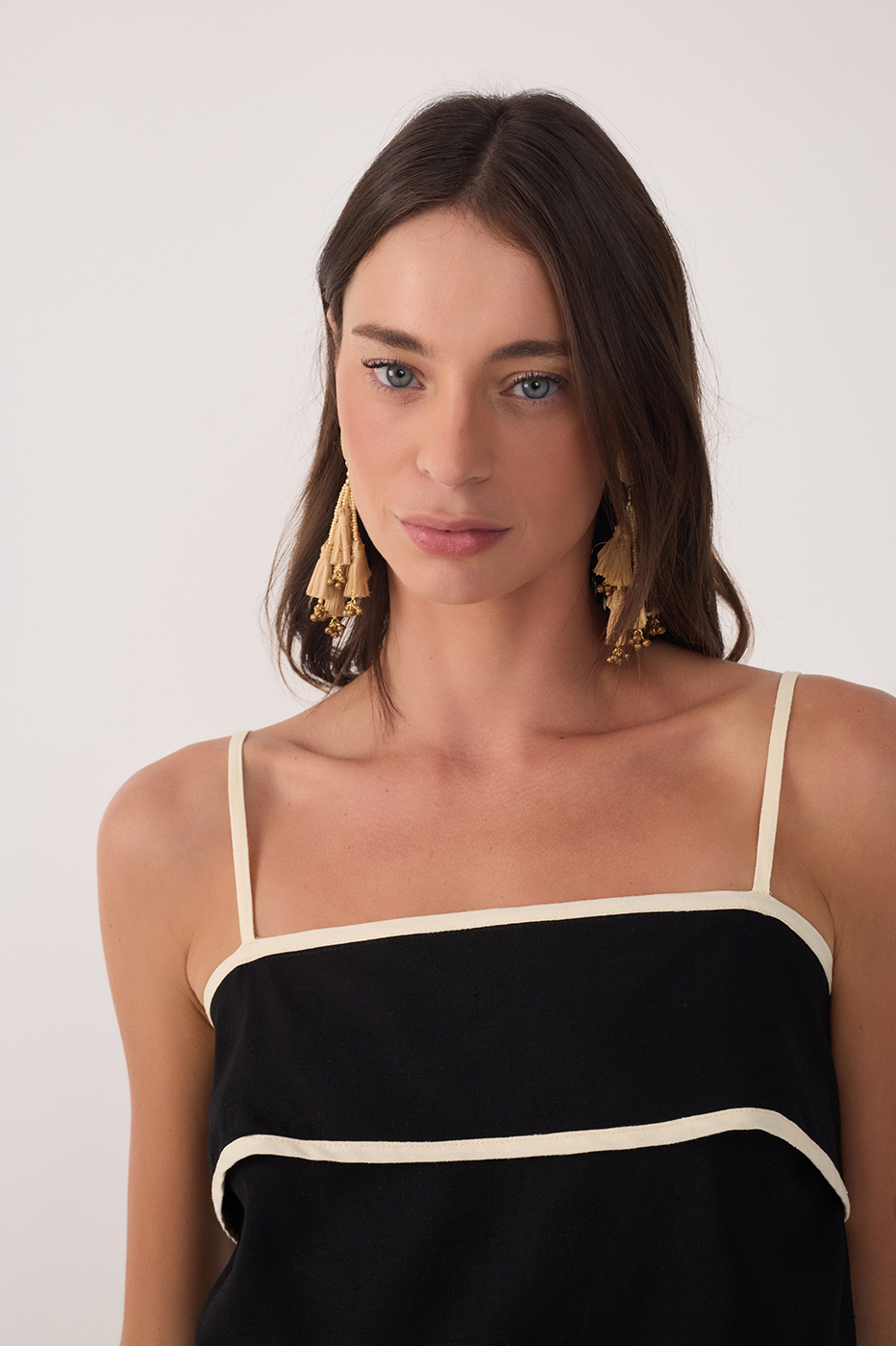 Black Square Neck Back Button Crop Top_3