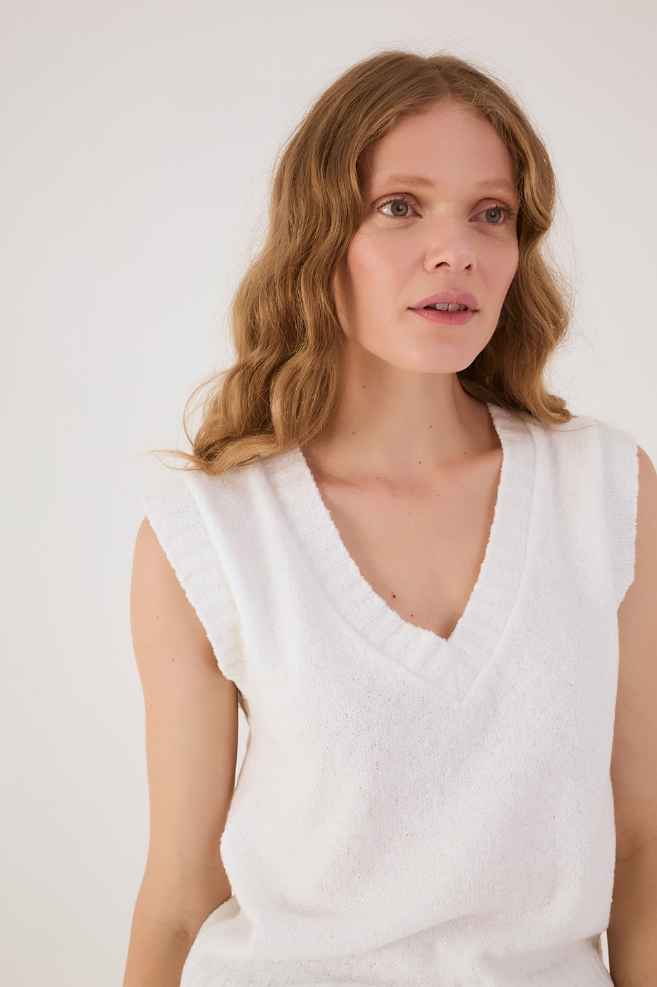 Off-White V Neck Sleeveless Tricot Vest
