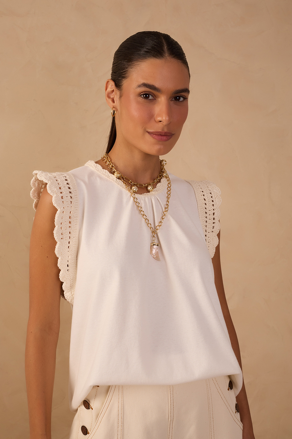 Off-White Sleeveless Crochet Blouse_1
