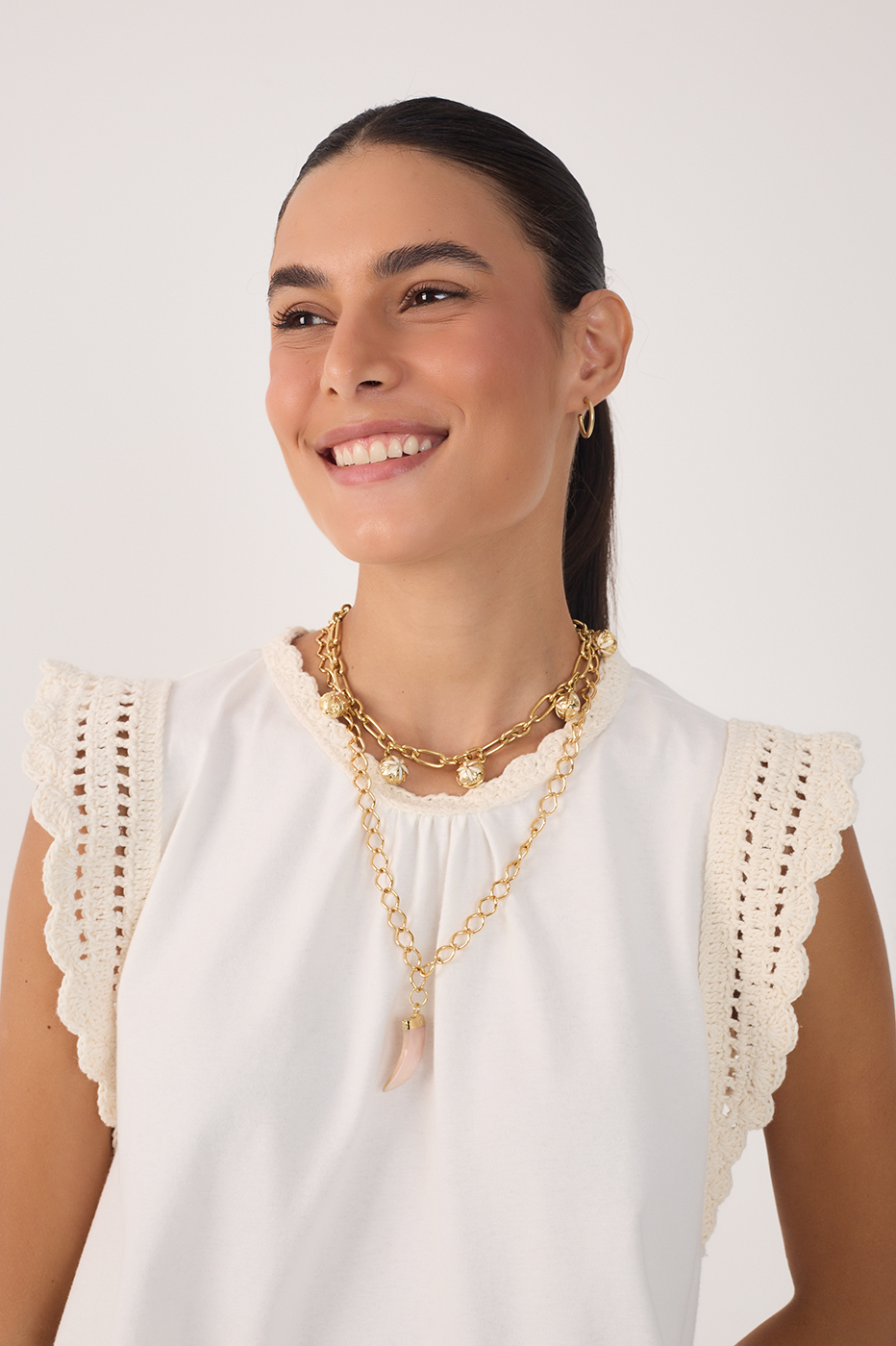 Off-White Sleeveless Crochet Blouse_4