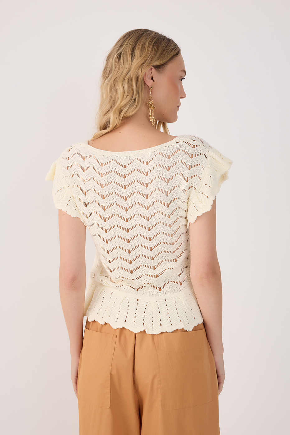 Crochet Neckline Quadrado Top_5