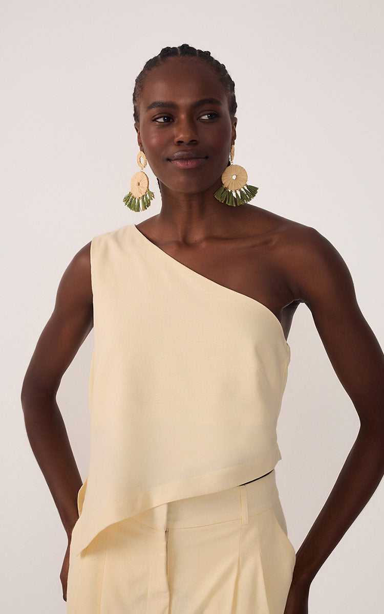 Beige One-Shoulder Asymmetric Blouse_2