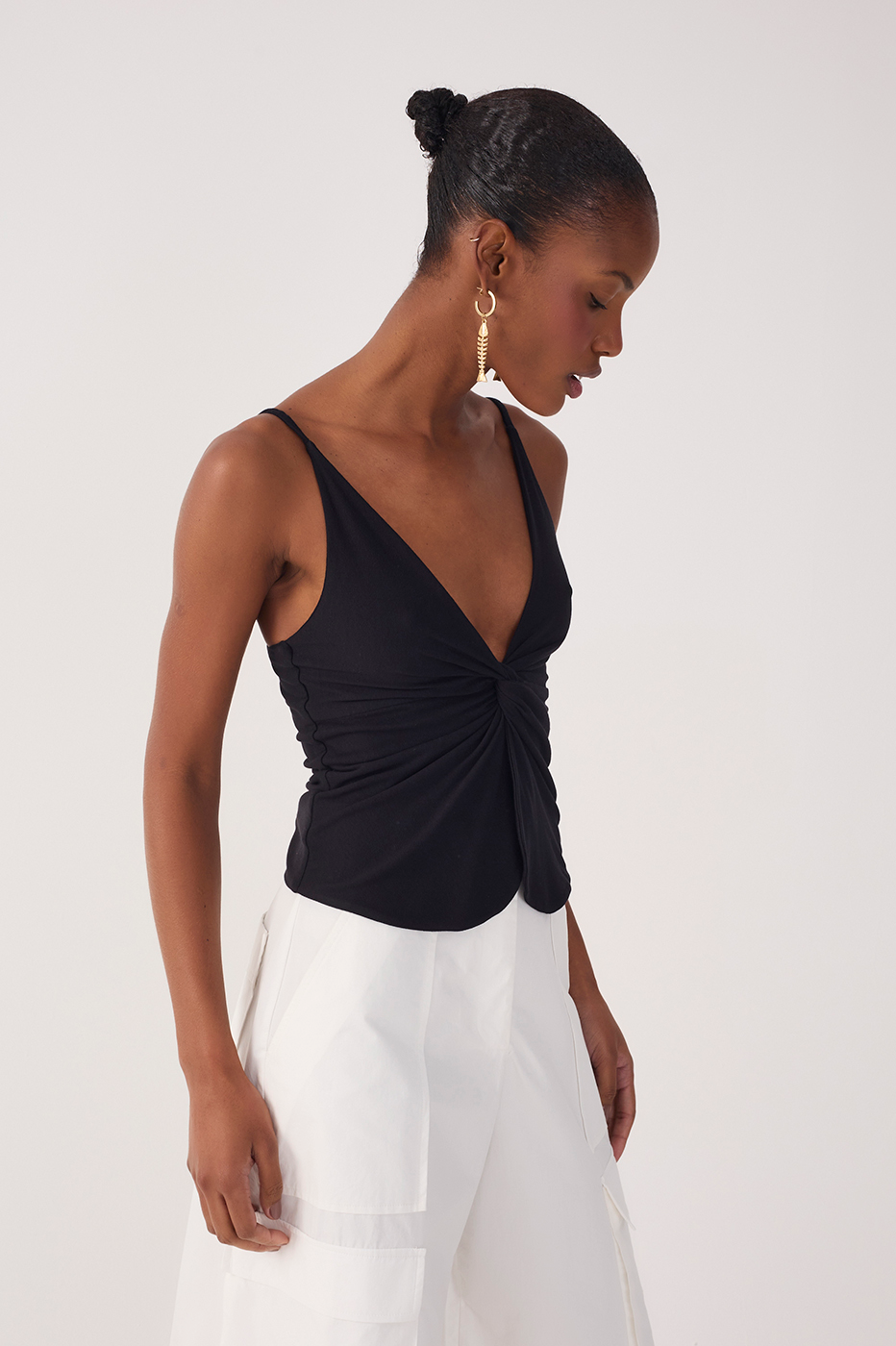 Twisted Front Crepe Knit Blouse_3