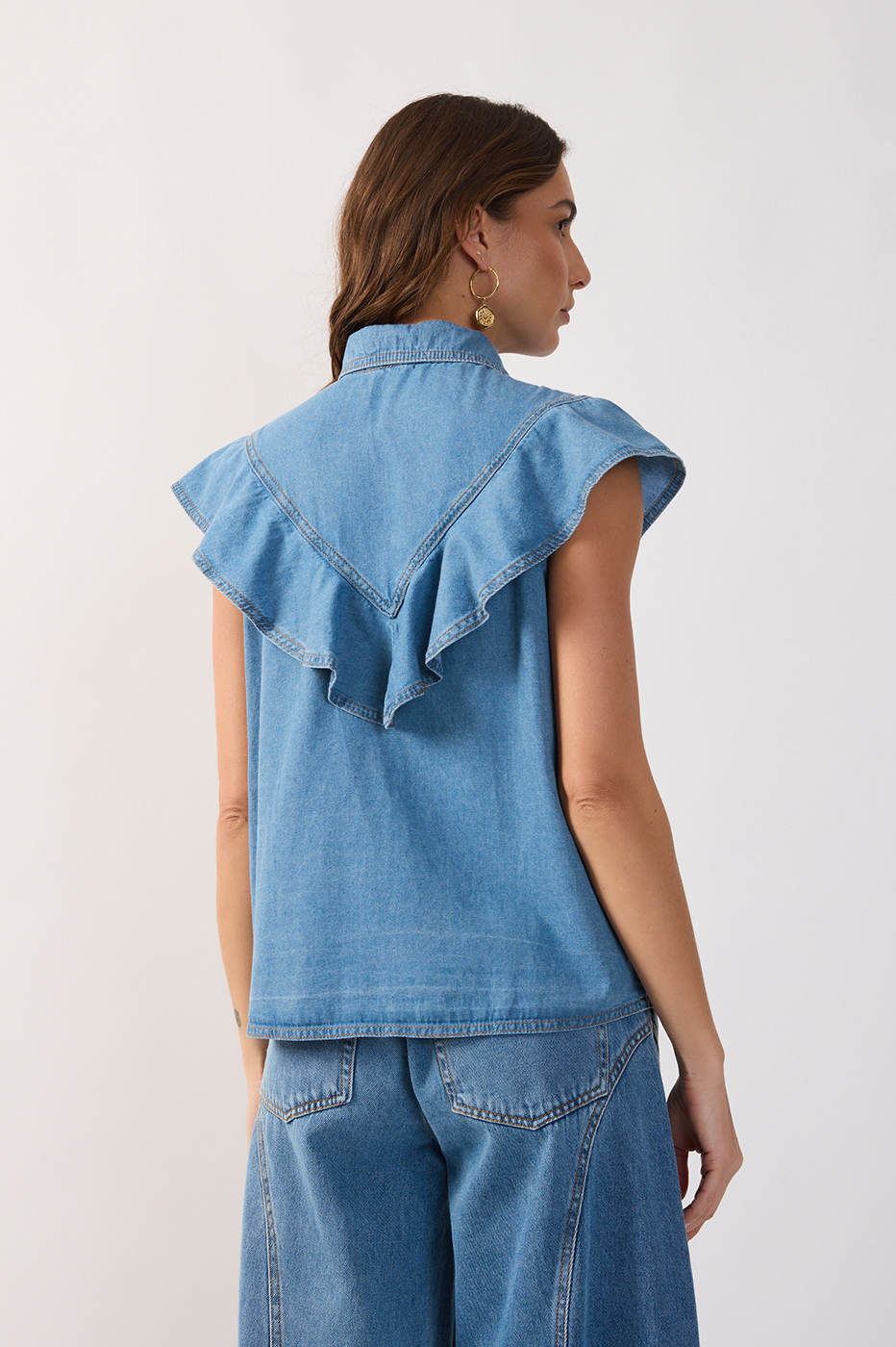 Denim Collared Sleeveless Ruffled Blouse_5