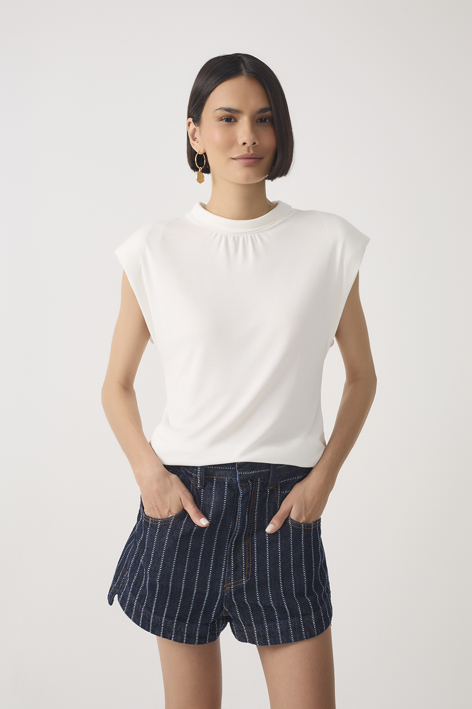 High Neck Shoulder Pad Sleeveless Blouse_4