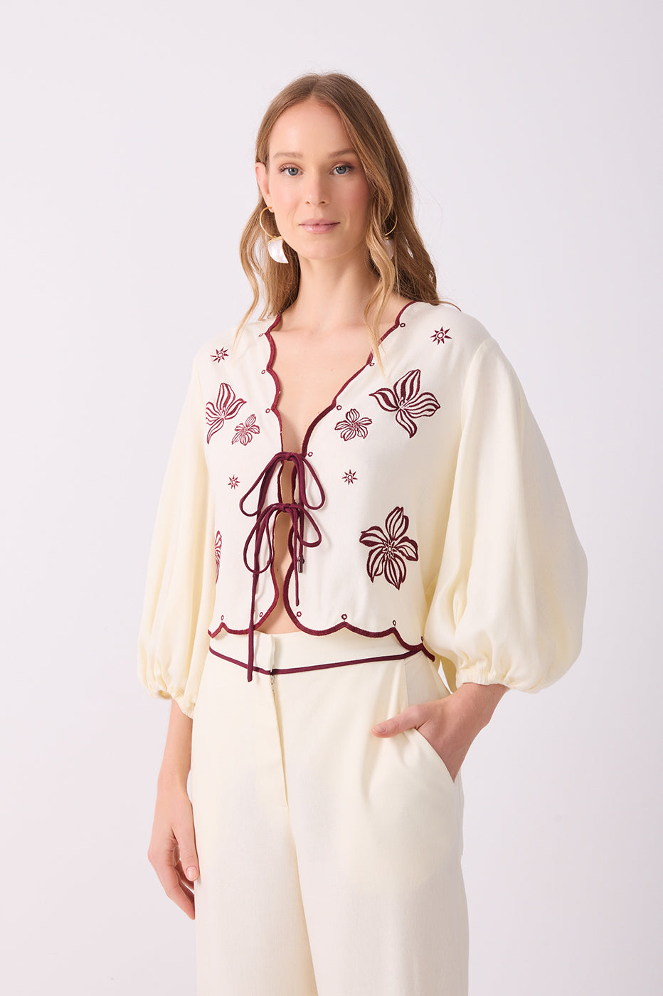 Off-white Embroidered Solar Front Ties Wave Hem Linen Blouse_3