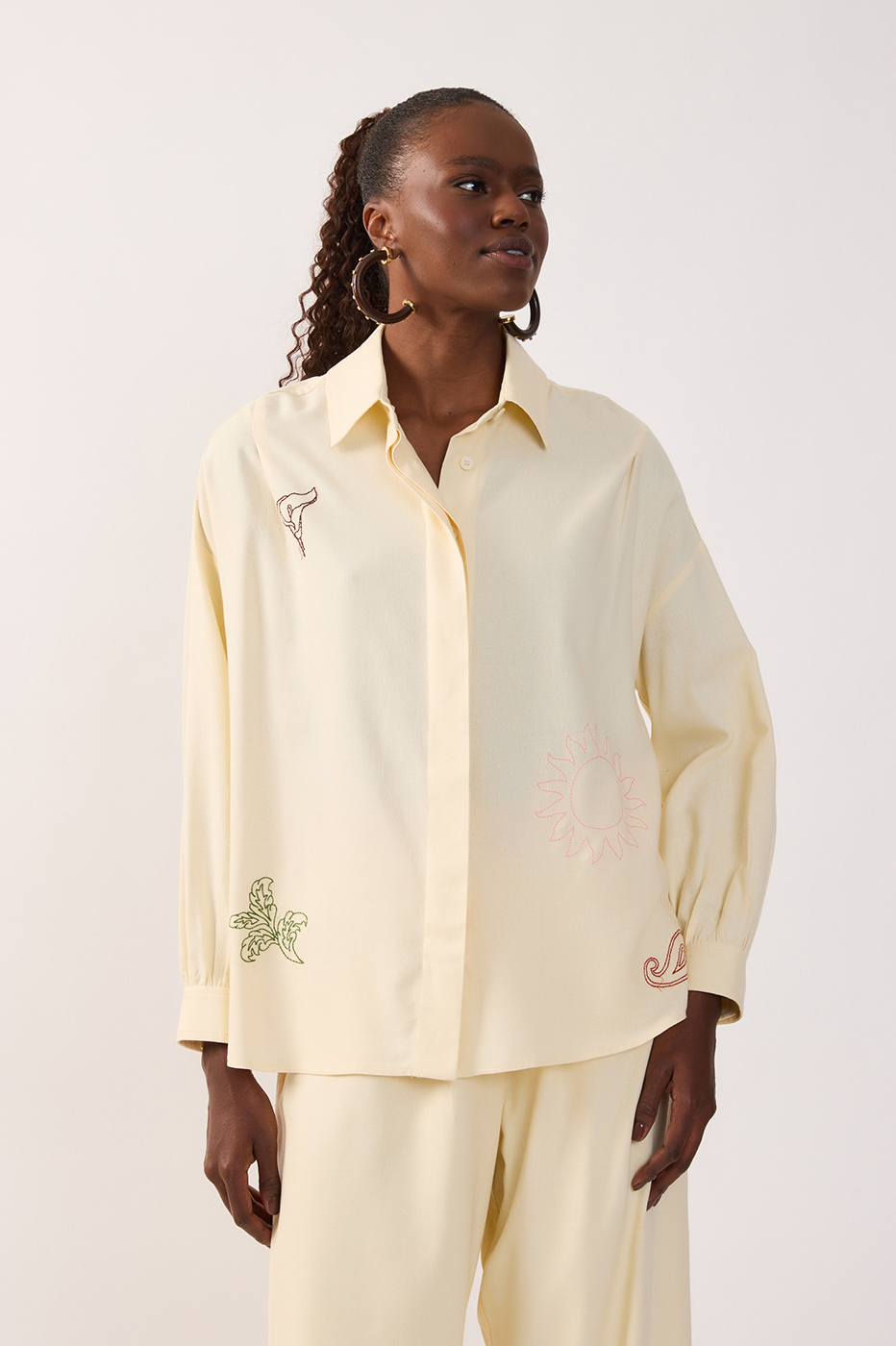 Off-white Embroidered Flora Collared Buttoned Shirt_4