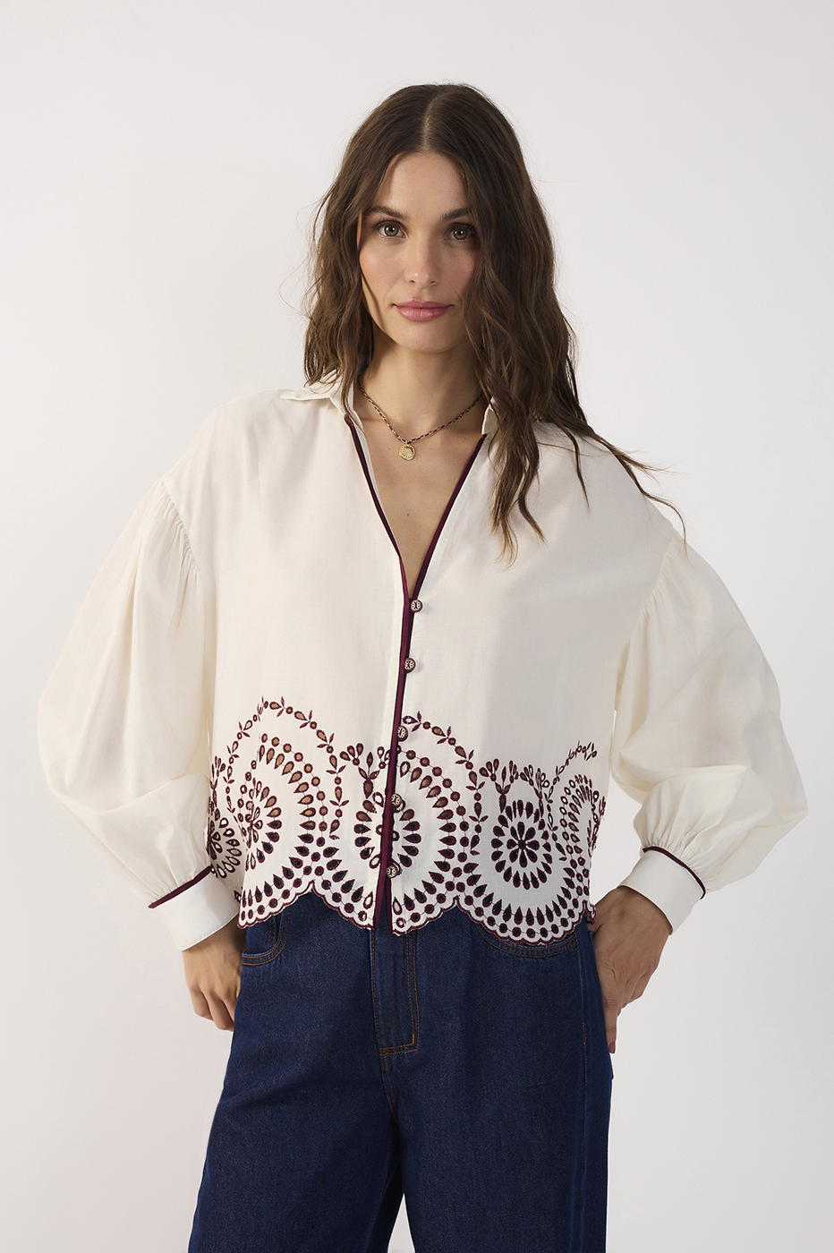 Cotton Embroidered Hem Shirt_3