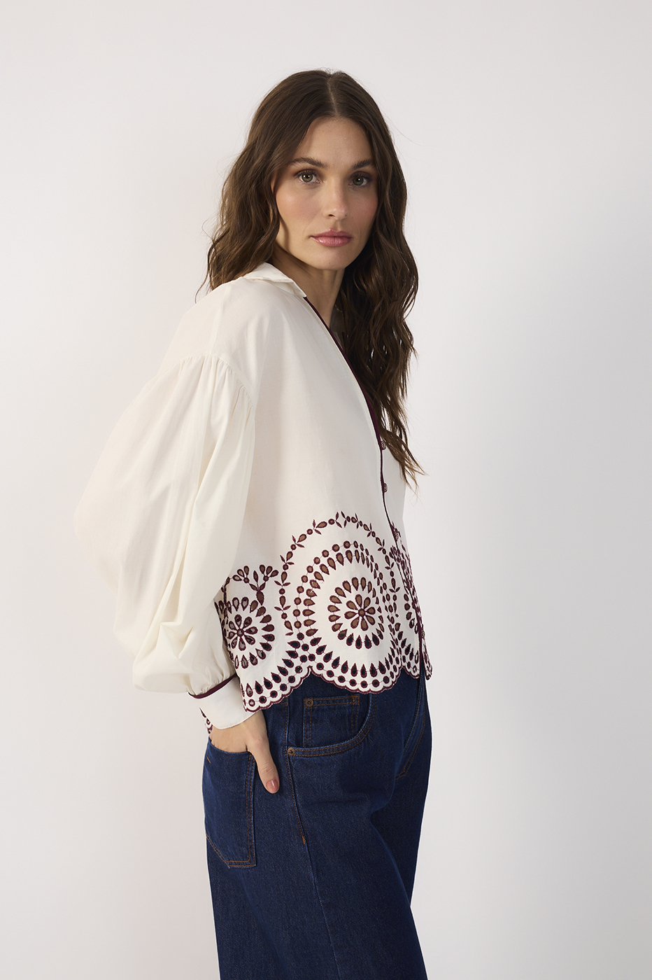 Cotton Embroidered Hem Shirt_4