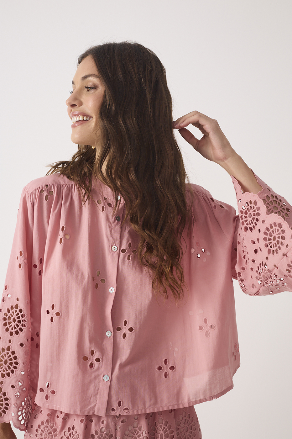 Embroidered Kimono Sleeve Buttoned Blouse_4