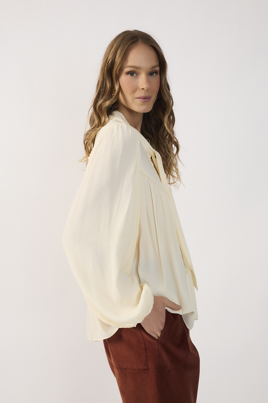 Crepe Pleated Front Yoke Blouse_4