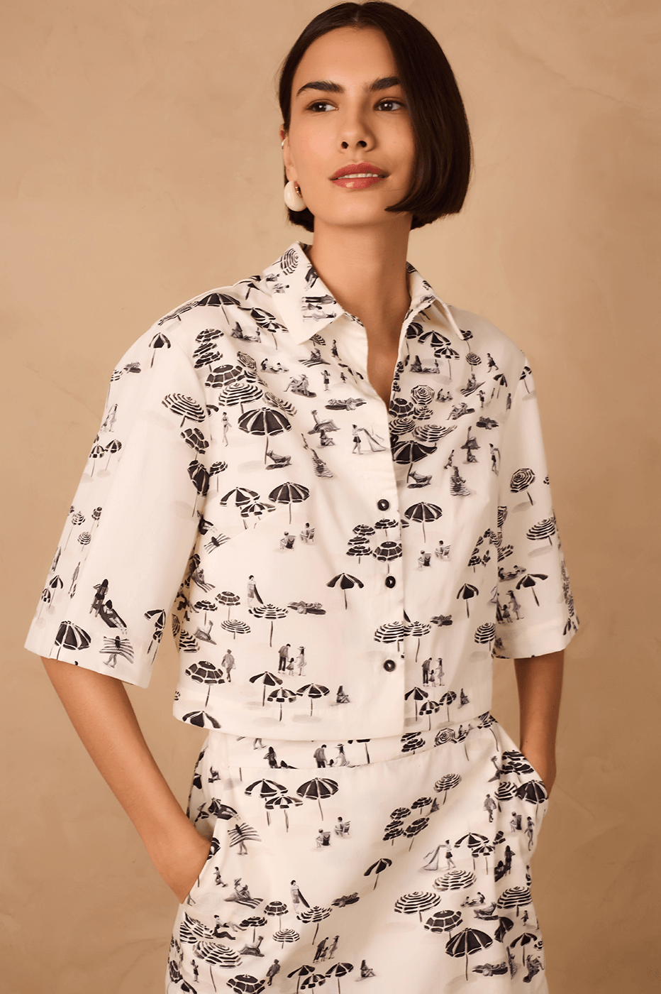 Off-White Areia Collared Buttoned Crop Shirt