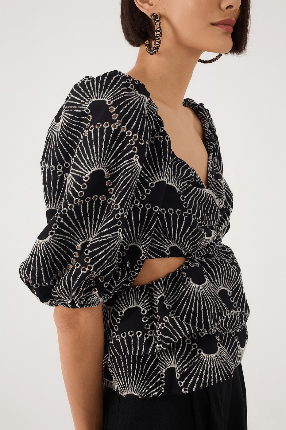 Black Embroidered Ondas Puff Sleeve Peplum Cotton Blouse