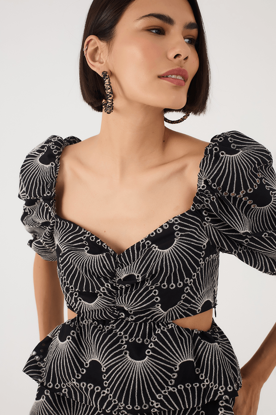 Black Embroidered Ondas Puff Sleeve Peplum Cotton Blouse