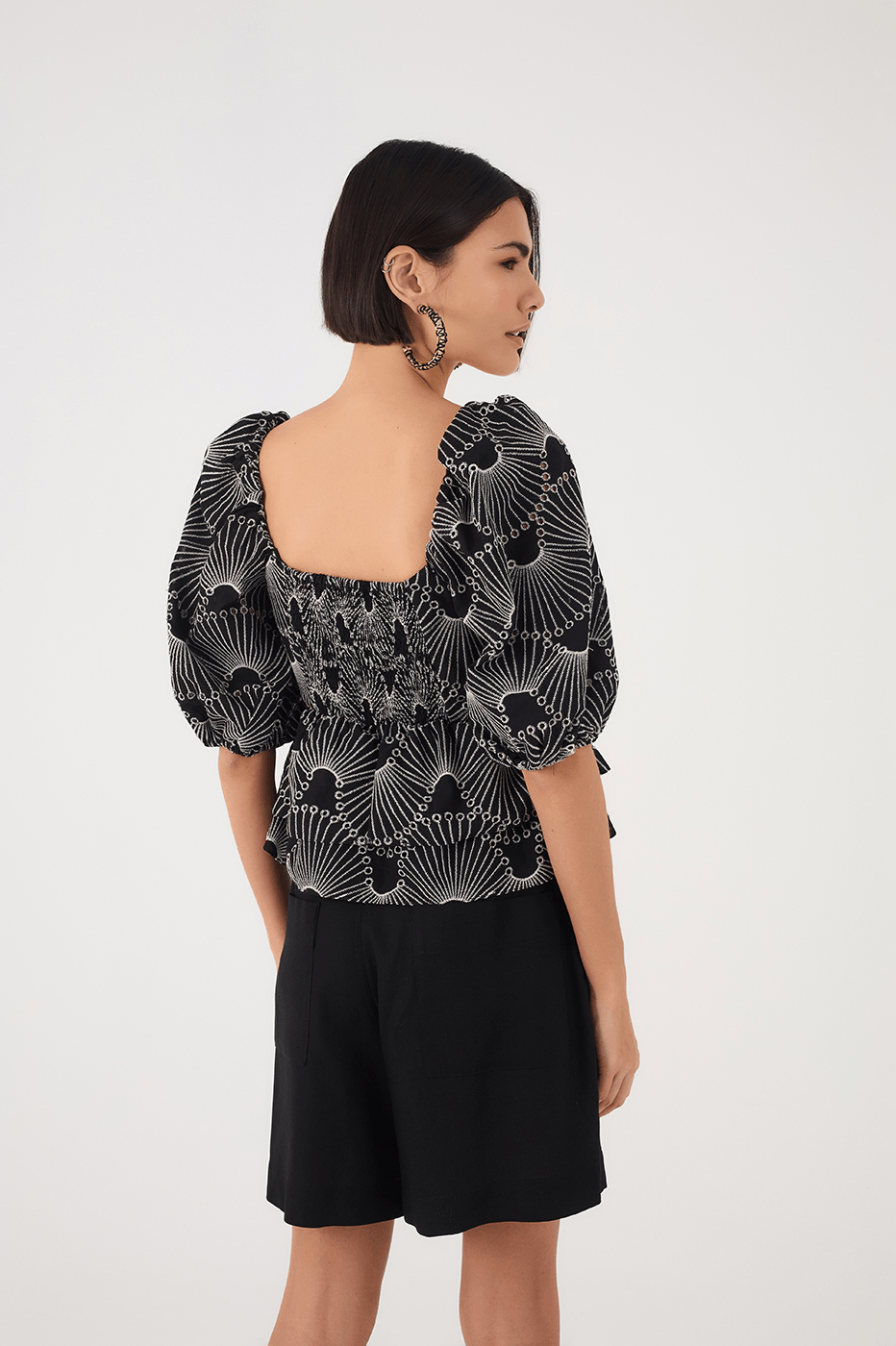 Black Embroidered Ondas Puff Sleeve Peplum Cotton Blouse