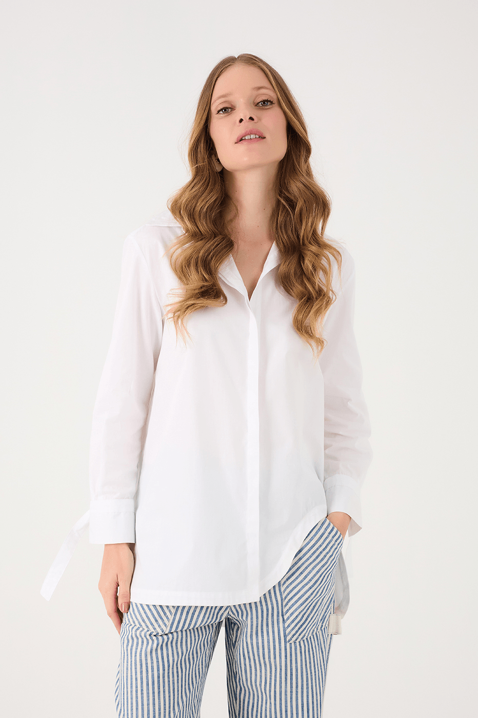 White Collared Buttoned Cuff Ties Cotton Shirt