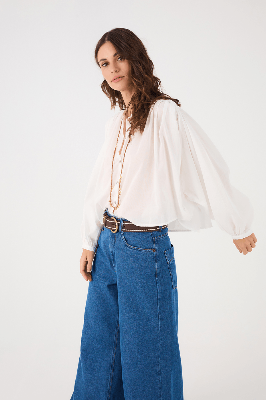 Off-White Buttoned Puff Sleeve Cotton Blouse