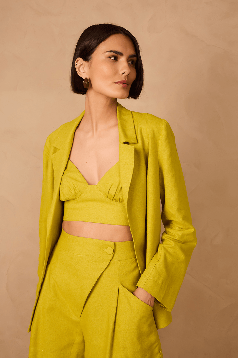 Green Urca Sweetheart Neck Smocked Linen Crop Top