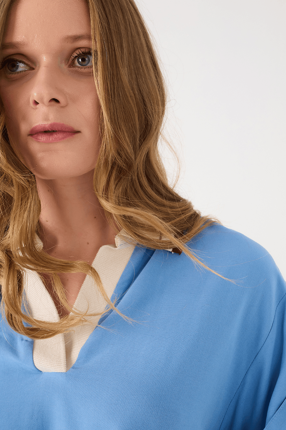 Blue Arpoador Collared Short Sleeve Crop Blouse