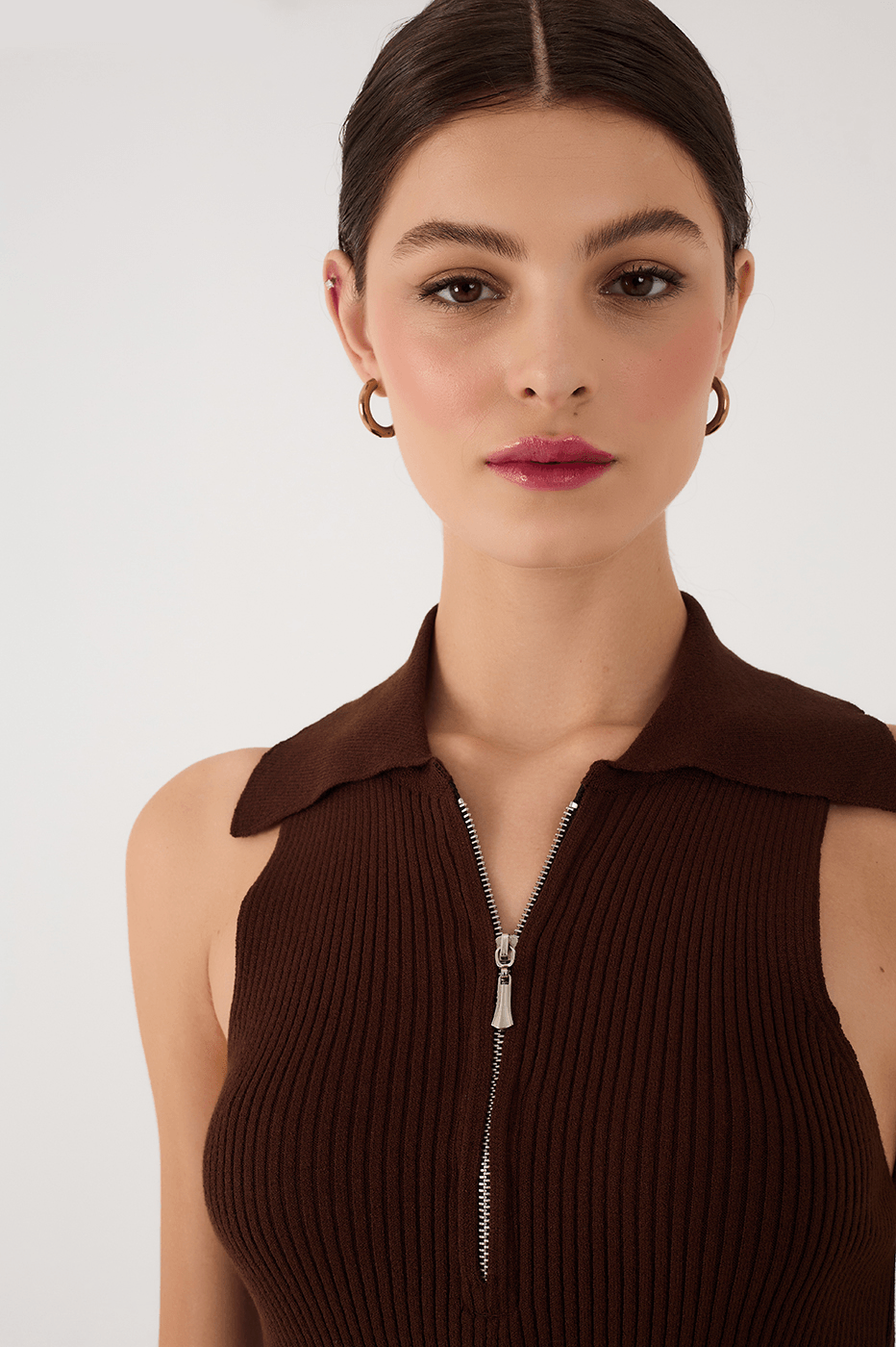 Brown Caffeine Ribbed V Neck Zipper Tank Top