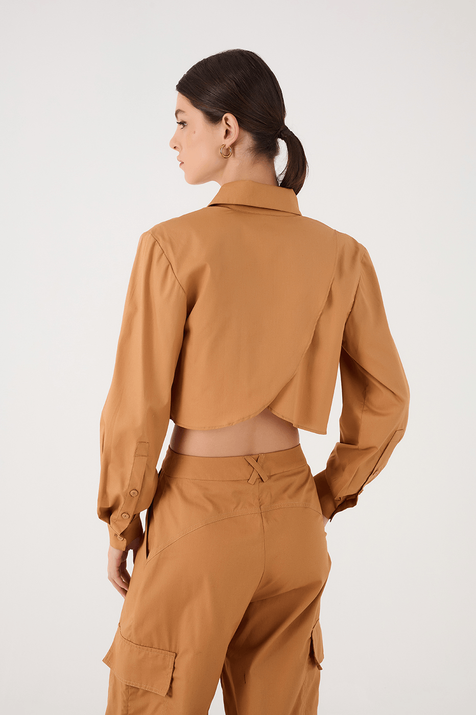 Beige Leme Collared Buttoned Long Sleeve Crop Shirt